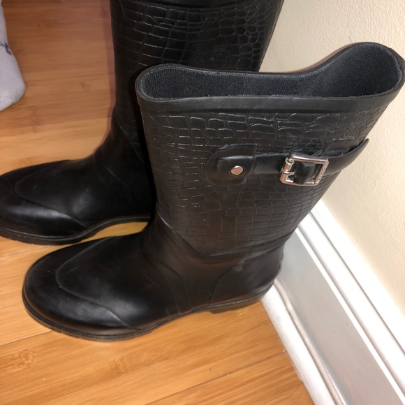 MICHAEL KORS PYTHON RAIN BOOT 👢 - Picture 2 of 3